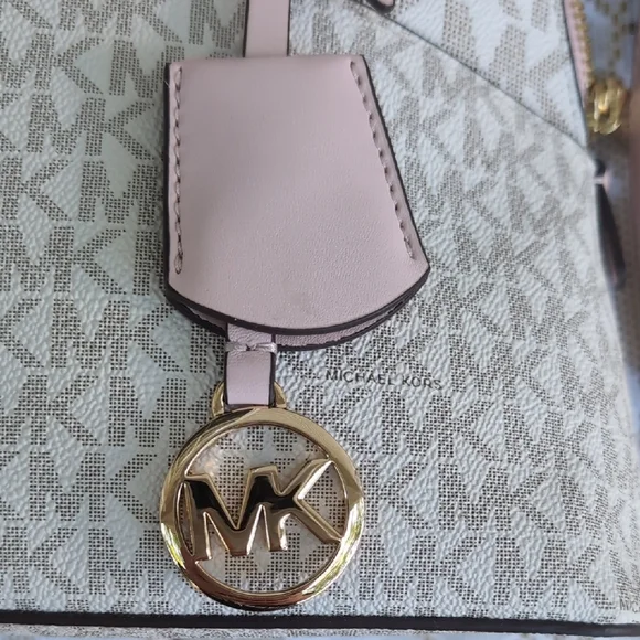 Michael Kors Logo Jet Set Dome Satchel - Picture 3 of 5